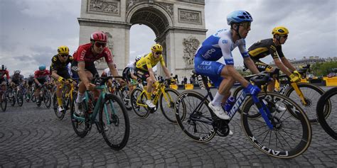 È finito il Tour de France, lo ha vinto Jonas Vingegaard.